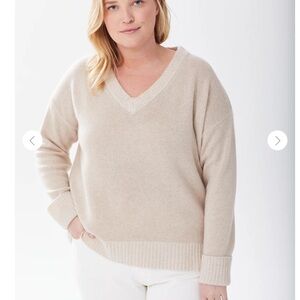 Alice walk Cashmere Women's Cream V-Neck Sweater
